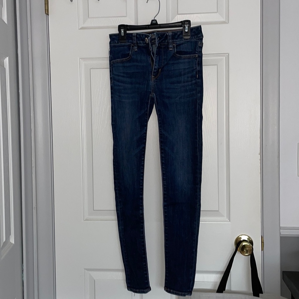 Nice stretchy high-rise jeggings. Dark denim